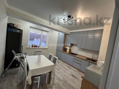 Аренда квартир в Актюбинской обл.: 2-комнатная квартира · 85 м² · 2/5 этаж, мкр. Алтын орда 19а — Х.Маманова за 200 000 〒 2-комнатная квартира · 85 м² · 2/5 этаж, мкр. Алтын орда 19а — Х.Маманова за 200 000 〒 в Актобе