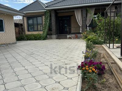 Жеке үй · 5 бөлме · 180 м² · 7 жүзд., Карева 19 — 8 марта, бағасы: 80 млн ₸ в Уральске, мкр Школьник
