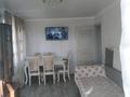 2-бөлмелі пәтер · 43.2 м² · 3/5 қабат, Майкудук, Майкудук, 12й микрорайон 30 — Школа 34 , остановка рядом, бағасы: 11 млн ₸ в Караганде, Алихана Бокейханова р-н
