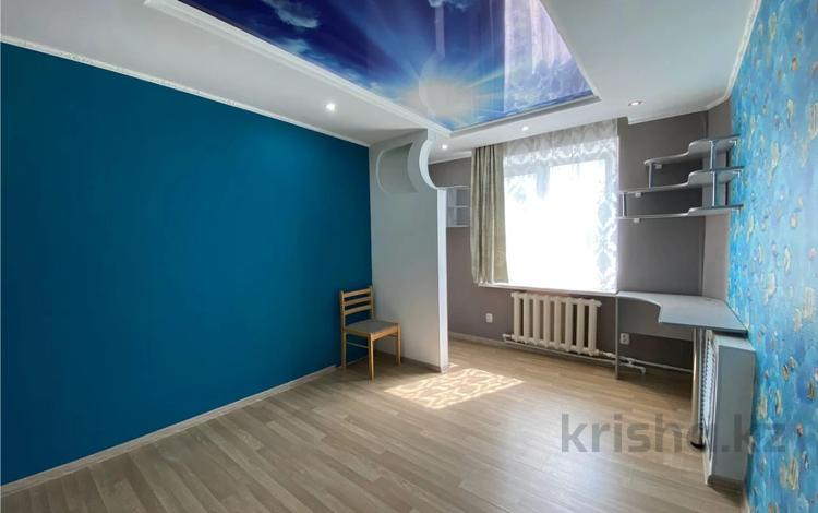 2-бөлмелі пәтер · 56 м² · 2/4 қабат, пр. Мира — район 23 школы, бағасы: 12.5 млн ₸ в Темиртау — фото 4