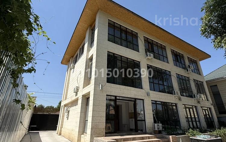 Дача · 12 комнат · 600 м² · 7 сот., мкр Атырау 144 за 350 млн ₸ в Алматы, Медеуский р-н — фото 2