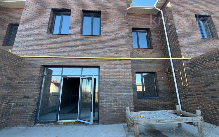 5-бөлмелі пәтер · 202.8 м², мкр Кунгей 75, бағасы: 51 млн ₸ в Караганде, Казыбек би р-н — фото 2
