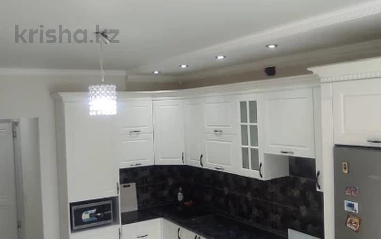 2-комнатная квартира · 74.7 м² · 5/5 этаж, мкр. Алтын орда, Мустафы Шокая за 26.5 млн ₸ в Актобе — фото 2