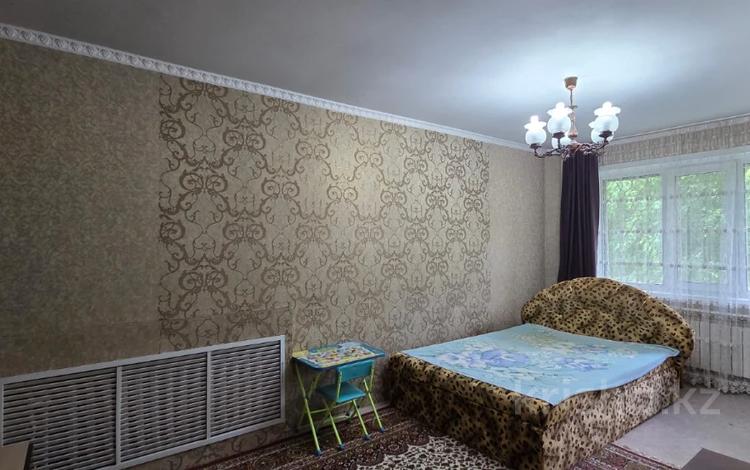 2-бөлмелі пәтер · 44 м² · 1/5 қабат, пр. Металлургов, бағасы: 6 млн ₸ в Темиртау — фото 2