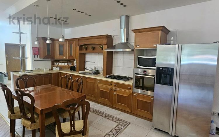 5-комнатная квартира · 250 м² · 1/8 этаж, Жамбыла 26 — проспект Достык за 1.2 млн ₸ в Алматы, Медеуский р-н — фото 4