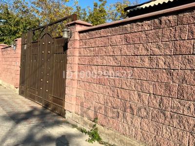 Отдельный дом · 4 комнаты · 140 м² · 5 сот., 11-й микрорайон, 11-й микрорайон, ул Карасу 100 — Карасу-Маншук Маметова за 55 млн 〒 в Шымкенте, Енбекшинский р-н