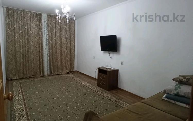 2-комнатная квартира · 48 м² · 1/5 этаж, 12-й мкр 60 за 140 000 ₸ в Актау — фото 2