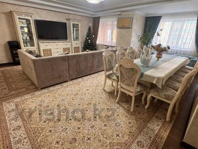 5-комнатная квартира · 203.7 м² · 4/5 этаж, мкр. Алтын орда, Молдагуловой за 60 млн 〒 в Актобе