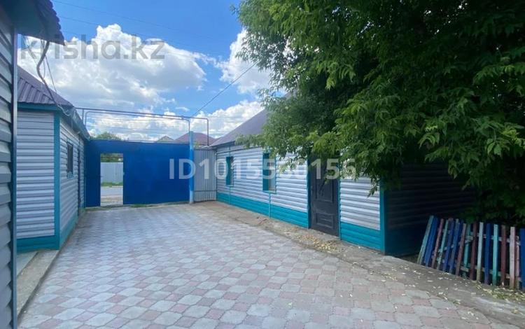 Отдельный дом · 4 комнаты · 228 м² · 5 сот., 8 Марта 90 за 60 000 ₸ в Уральске — фото 2