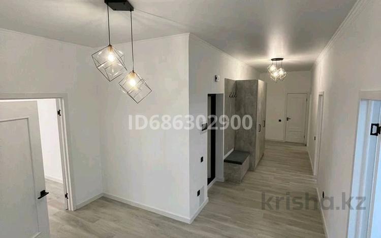 3-комнатная квартира, 110.6 м², 6/10 этаж помесячно, ул. Бухар жырау 34 за 350 000 〒 в Астане — фото 2