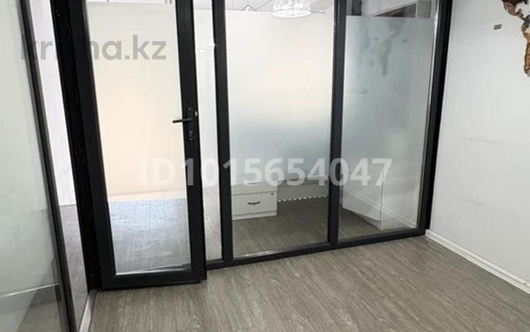 Офисы, образование, кабинеты и рабочие места · 15 м² за 200 000 ₸ в Астане, Есильский р-н — фото 2