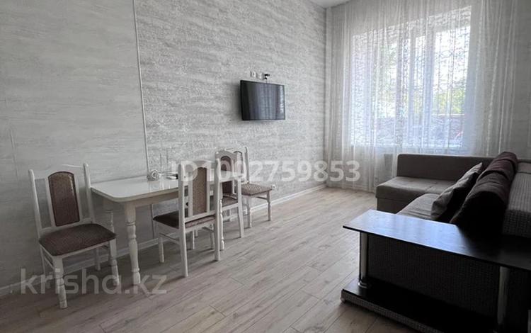 2-бөлмелі пәтер · 50 м² · 1/9 қабат, Камзина 41/1 — Баянтау, бағасы: 15 000 ₸ в Павлодаре — фото 2