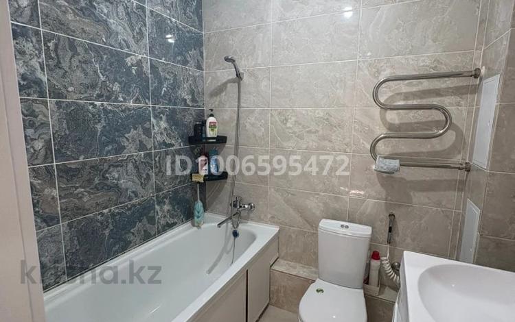 1-бөлмелі пәтер · 33.5 м² · 4/5 қабат, Бокенбай батыра 157, бағасы: ~ 13.6 млн ₸ в Актобе, квартал Авиатор-2 — фото 2