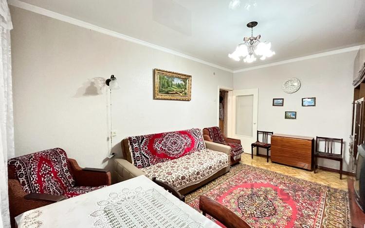 2-комнатная квартира, 48 м², 3/5 этаж помесячно, Кабанбай батыр 142 за 90 000 〒 в Талдыкоргане — фото 2