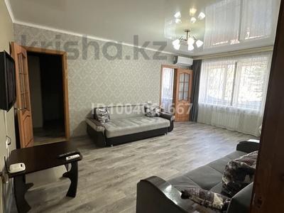 3-бөлмелі пәтер · 50 м² · 1/4 қабат, Сейфуллина 31, бағасы: 200 000 〒 в Балхаше