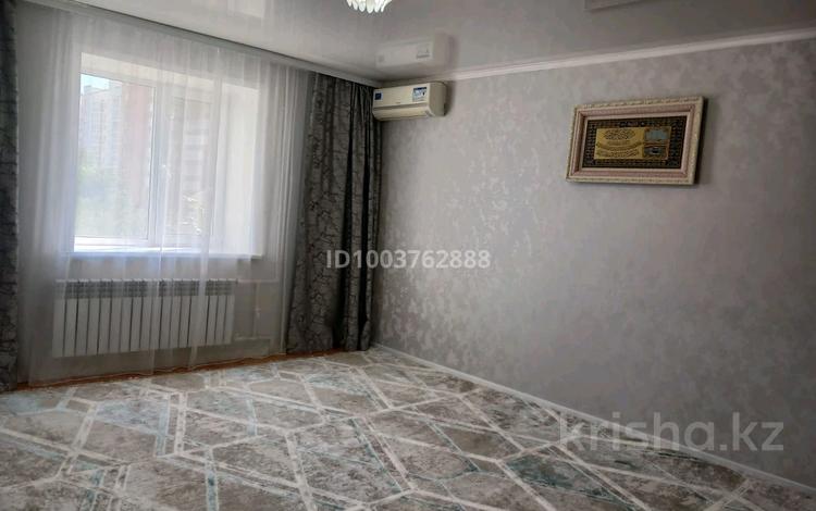 3-комнатная квартира · 85 м² · 2/5 этаж, мкр Кадыра Мырза-Али 9 за 35 млн ₸ в Уральске — фото 2