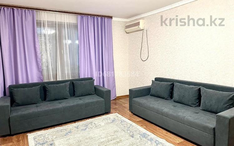 2-бөлмелі пәтер, 54 м², 3/9 қабат тәулік бойы, мкр 8 62/2, бағасы: 15 000 〒 в Актобе, мкр 8 — фото 5