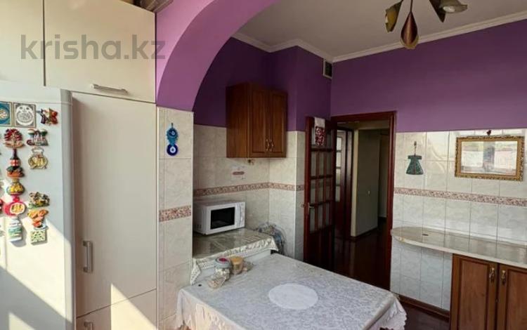 3-комнатная квартира · 71.2 м² · 6/9 этаж, мкр Аксай-3 за 46 млн ₸ в Алматы, Ауэзовский р-н — фото 2