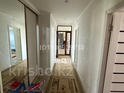 4-комнатная квартира · 104 м² · 5/5 этаж, Коктем 4 мкр 1а за 11 млн 〒 в Жанаозен