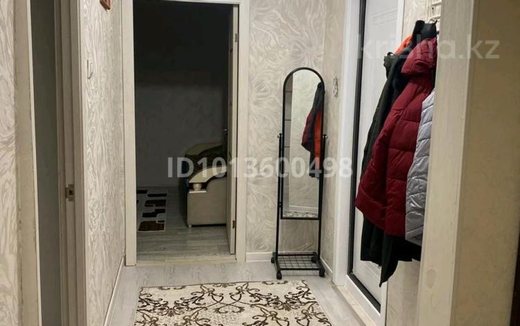 2-бөлмелі пәтер · 50 м² · 3/9 қабат, Строитель ш/а., бағасы: 22.5 млн ₸ в Уральске, мкр Строитель — фото 2