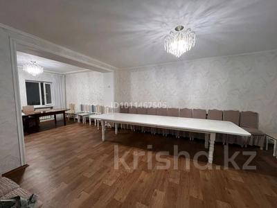 Дом · 4 комнаты · 210 м², Куренная 12/1 — Пушкин отель, Стелла за 6 500 〒 в Уральске