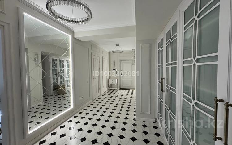 4-бөлмелі пәтер · 138 м² · 4/4 қабат, Кунаева — Курмангазы, бағасы: 210 млн ₸ в Алматы, Медеуский р-н — фото 2