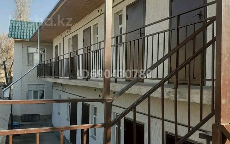Отдельный дом · 1 комната · 34 м², Запотоцкого 102 за 75 000 ₸ в Шымкенте, Туран р-н — фото 2