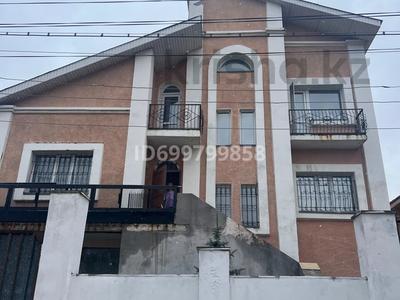 Жеке үй · 4 бөлме · 479.1 м² · 10 сот., Жанабаева 10, бағасы: 90 млн 〒 в Караганде, Казыбек би р-н