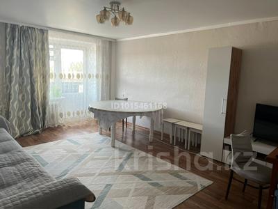 2-бөлмелі пәтер · 60 м² · 2/3 қабат, Оспанова — Рядом ЦОН, Казпочта, школы, детсады, магазины, бағасы: 14 млн ₸ в Жанаарка
