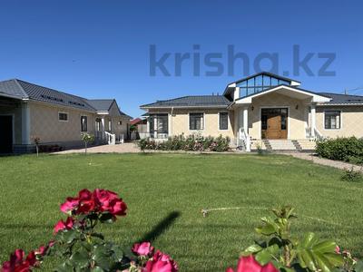 Отдельный дом · 5 комнат · 250 м² · 25 сот., Кокжазык 1 — Район Облбольницы за 260 млн ₸ в Талдыкоргане, Каратал