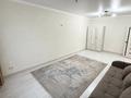 1-комнатная квартира · 43 м² · 2/7 этаж, мкр Акбулак 35 за 190 000 ₸ в Алматы, Алатауский р-н — фото 2