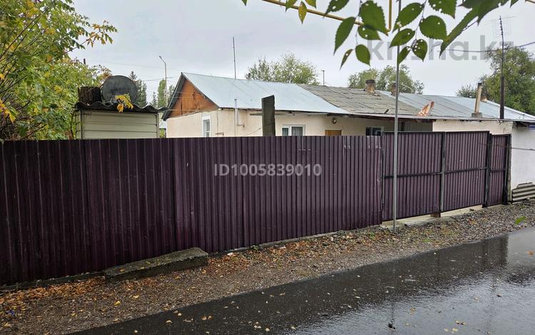 4-бөлмелі пәтер · 100 м² · 1 қабат, Балпык Би 13 кв 4 — Рядом с КМФ и музыкальная школа, бағасы: 12 млн ₸ — фото 2