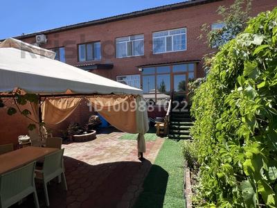 Отдельный дом · 5 комнат · 270 м² · 0.3 сот., мкр Юго-Восток, улица Муканова 45/15 45/15 — Пересечение улиц Таттимбета и Муканова Коттеджный городок на Муканова за ~ 88.2 млн ₸ в Караганде, Казыбек би р-н