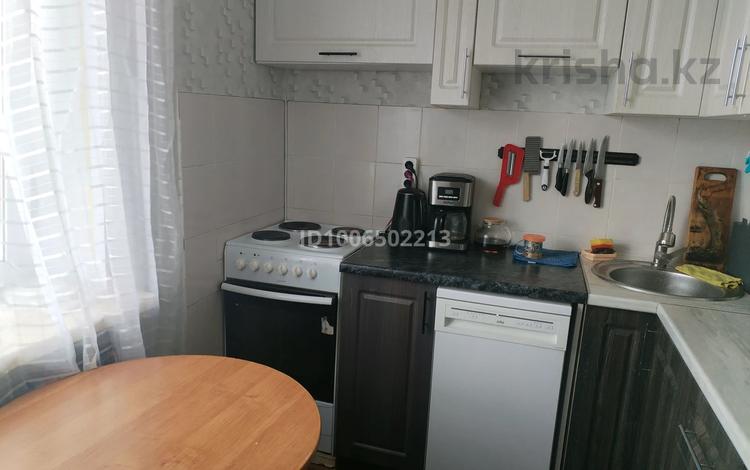 3-бөлмелі пәтер · 60.7 м² · 5/5 қабат, Б. Момышулы 17, бағасы: 13.5 млн ₸ в Аксу — фото 2