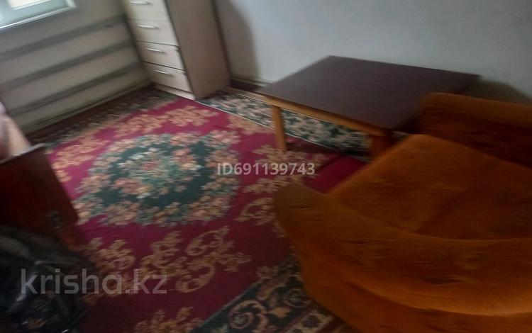 Отдельный дом · 1 комната · 34 м², Запотоцкого 102 за 75 000 ₸ в Шымкенте — фото 2