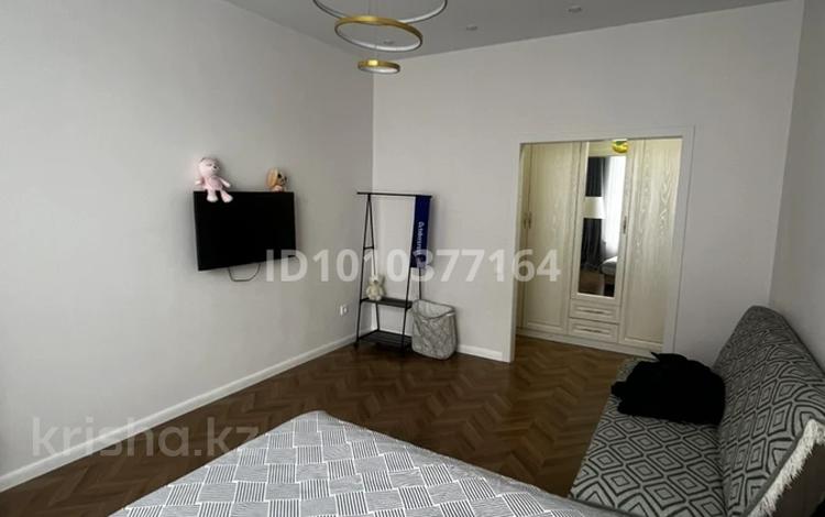1-комнатная квартира · 43 м² · 8/15 этаж, Санжара Асфендиярова 7 за 220 000 ₸ в Астане, Нура р-н — фото 15