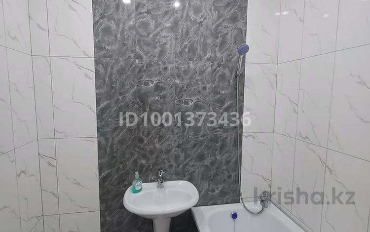1-комнатная квартира · 40 м² · 7/10 этаж, мкр. Зачаганск пгт, Мкр. Монкеулы 97/1 за 8 000 ₸ в Уральске — фото 2