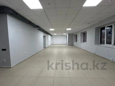 Свободное назначение, офисы, магазины и бутики, склады, общепит, салоны красоты, фитнес и спорт, образование, развлечения, конференц-залы, кабинеты и рабочие места, студии · 471 м² за 800 000 〒 в Актобе