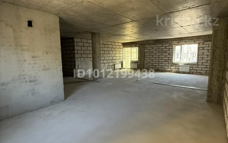 3-комнатная квартира · 115.6 м² · 10/12 этаж, Нажимеденова 34 за 40.5 млн ₸ в Астане, Сарайшык р-н — фото 3