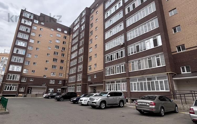 1-бөлмелі пәтер · 46.9 м² · 8/10 қабат, Самал 86, бағасы: ~ 18 млн ₸ в Уральске — фото 2