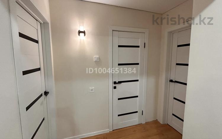 3-комнатная квартира · 80 м² · 5/10 этаж, мкр Женис 7 за 30.2 млн 〒 в Уральске — фото 12