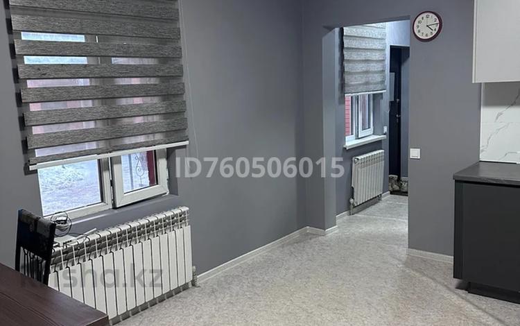 1-комнатная квартира · 55 м² · 1/2 этаж, Есенова за 190 000 ₸ в Алматы, Жетысуский р-н — фото 2
