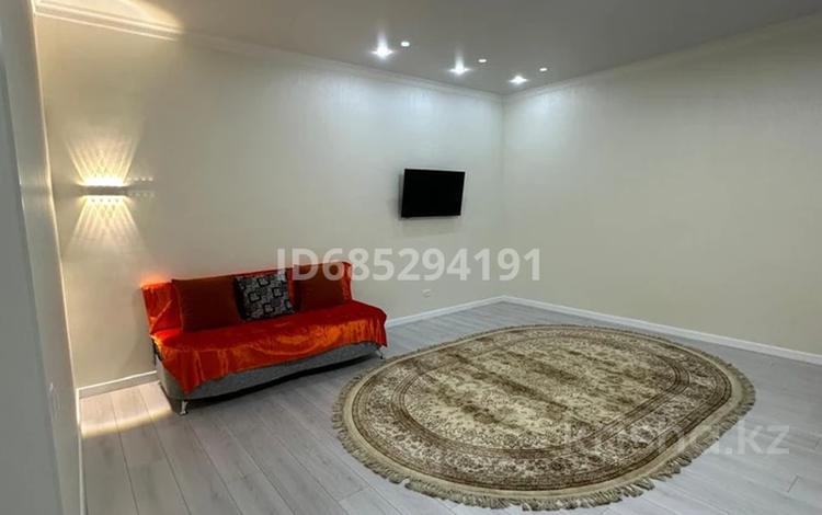1-комнатная квартира · 40 м² · 3/5 этаж, мкр Юго-Восток, Муканова 61/1 за 190 000 ₸ в Караганде, Казыбек би р-н — фото 15