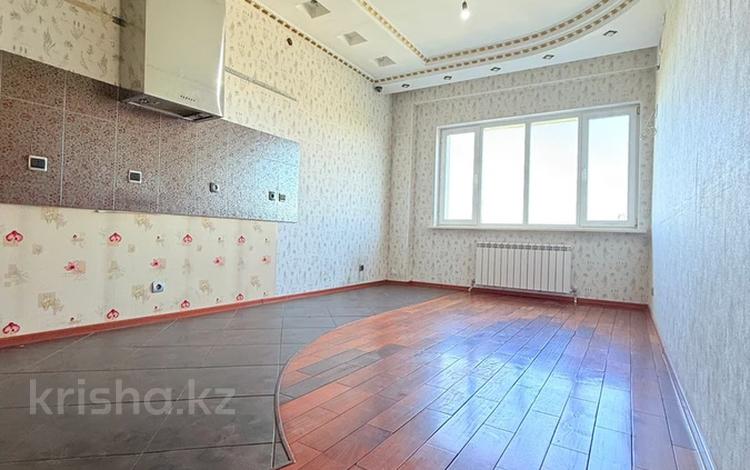 4-бөлмелі пәтер · 143 м² · 7/18 қабат, Курмангазы — Муканова, бағасы: 110 млн ₸ в Алматы, Алмалинский р-н — фото 2