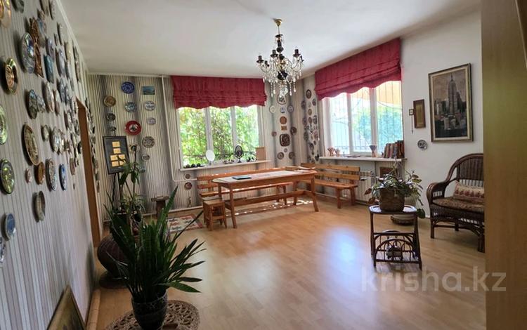 Отдельный дом · 6 комнат · 200 м² · 6 сот., Чимбулак, Солнечная за 80 млн ₸ в Алматинской обл. — фото 2