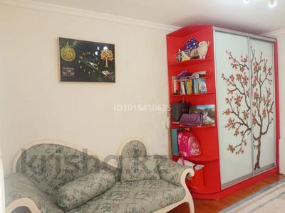 Отдельный дом · 3 комнаты · 140 м² · 8 сот., Казыбекби 100 — Возле магазина Рахат за 30 млн ₸ в Жалпаксае