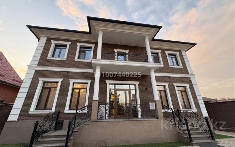 Жеке үй · 7 бөлме · 700 м², мкр Таугуль-3 48 — Мырзагалиева, бағасы: 340 000 〒 в Алматы, Ауэзовский р-н — фото 2