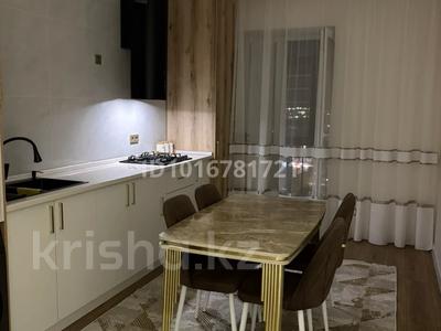 2-бөлмелі пәтер · 81 м² · 8/8 қабат, Яншина 2, бағасы: 370 000 ₸ в 