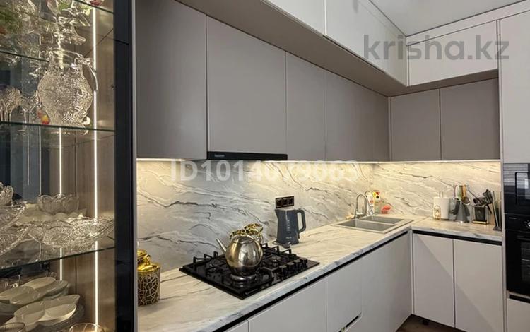 3-комнатная квартира · 98.4 м² · 6/6 этаж, 38-й мкр 2 за 30 млн ₸ в Актау — фото 2