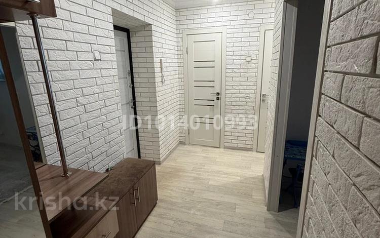2-комнатная квартира · 54 м² · 5/9 этаж, Бориса Александрова 8/1 за 270 000 ₸ в Усть-Каменогорске — фото 2